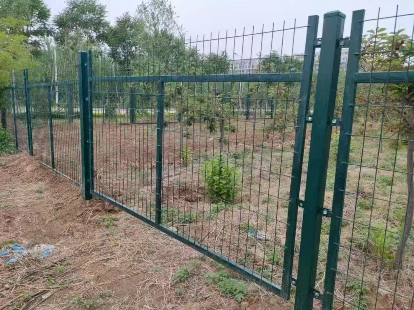 铁路护栏