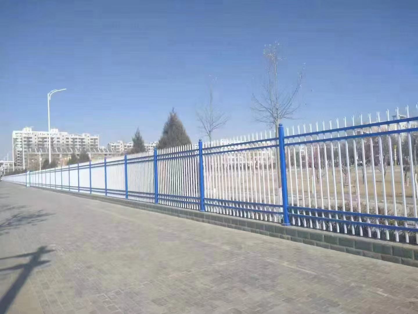 包头&middot;产业园厂区围墙网换新